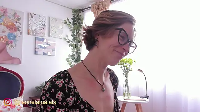 cuddlingbunny online show from 11-16-25, 07:18