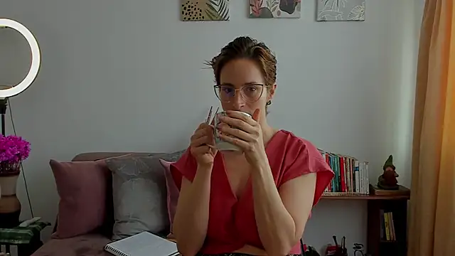 cuddlingbunny online show from 01-19-25, 04:36