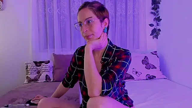 cuddlingbunny online show from 01-10-25, 05:24