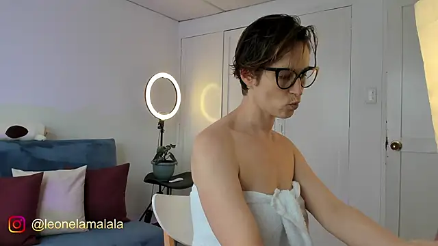 cuddlingbunny online show from 09-27-25, 08:48