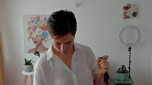 cuddlingbunny online show from 02-16-25, 03:27