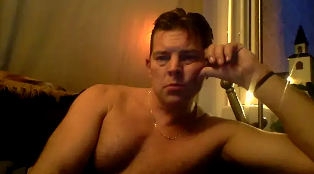 Snapshot of Teddan82 chatting on 12-14-24, 09:40 Teddan82 online show from 12-14-24, 09:40