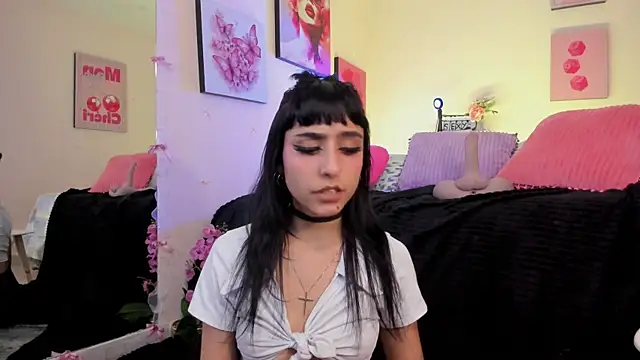 Snapshot of MaveParks_ chatting on 06-22-26, 11:29 MaveParks online show from 06-22-26, 11:29