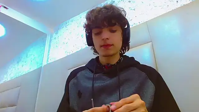 Sr BonnyEthan online show from 02-17-26, 01:08