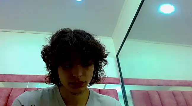 Snapshot of Sr_BonnyEthan chatting on 02-07-25, 01:43 Sr BonnyEthan online show from 02-07-25, 01:43