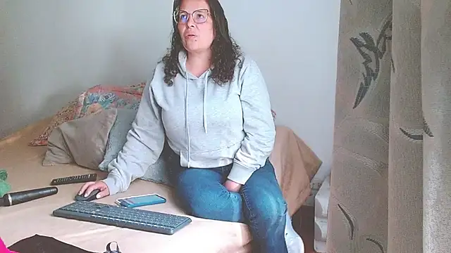 Snapshot of honeyhot_paty chatting on 12-12-24, 09:48 honeyhot paty online show from 12-12-24, 09:48