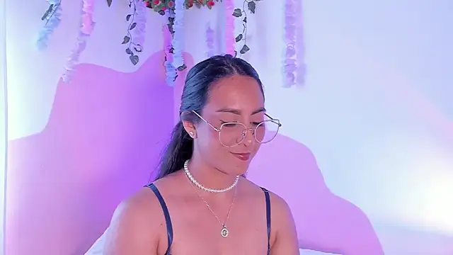 Snapshot of DaraBeckett chatting on 02-20-26, 10:12 DaraBeckett online show from 02-20-26, 10:12