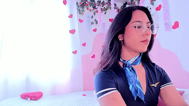 Snapshot of DaraBeckett chatting on 02-15-26, 06:07 DaraBeckett online show from 02-15-26, 06:07