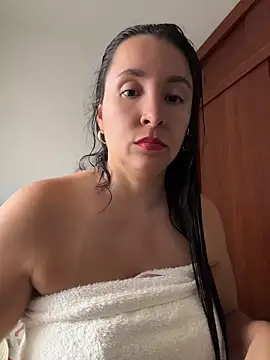 emely sexx20 online show from 05-17-26, 04:40