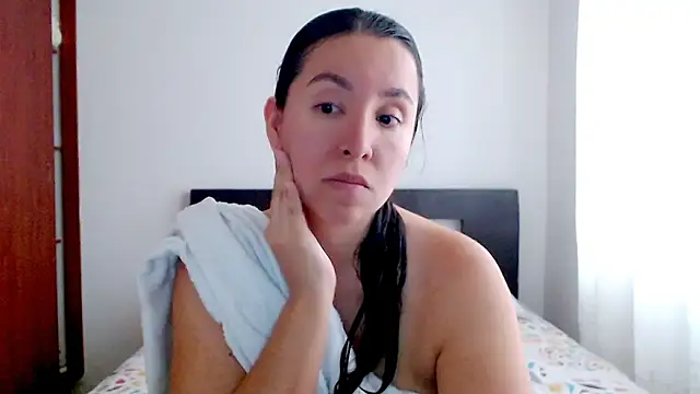 emely sexx20 online show from 10-07-25, 02:18