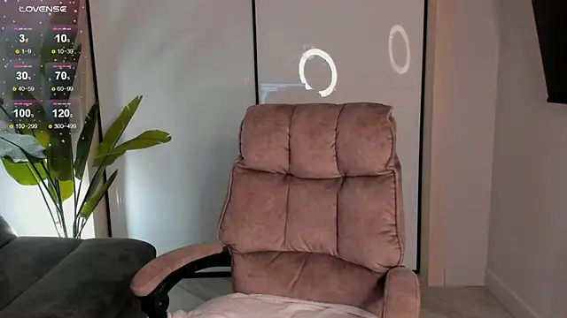 Snapshot of helen_ramsay chatting on 02-26-25, 07:10 helen ramsay online show from 02-26-25, 07:10