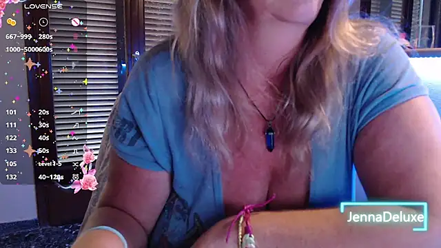 Snapshot of JennaDeluxe chatting on 07-04-26, 04:08 JennaDeluxe online show from 07-04-26, 04:08