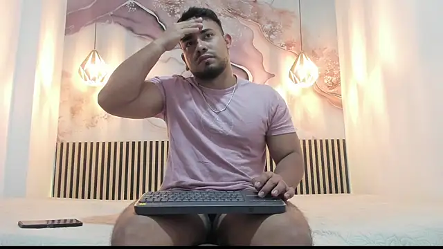 BrianMalonee online show from 10-04-25, 03:08