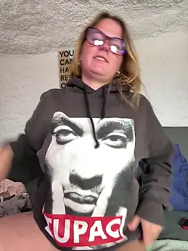 selenaluvv online show from 03-01-26, 11:43