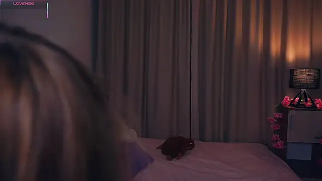 OronaNengl online show from 03-11-25, 07:47