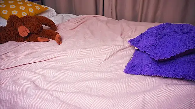 OronaNengl online show from 03-23-25, 01:42