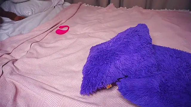 OronaNengl online show from 03-10-25, 10:45