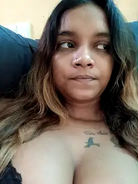 Snapshot of Indianqueen03 chatting on 12-18-25, 01:37 Indianqueen03 online show from 12-18-25, 01:37