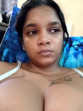 Snapshot of Indianqueen03 chatting on 01-09-26, 01:18 Indianqueen03 online show from 01-09-26, 01:18