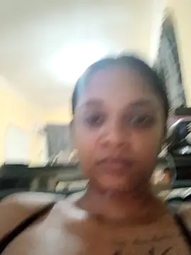 Indianqueen03 online show from 10-17-25, 05:37