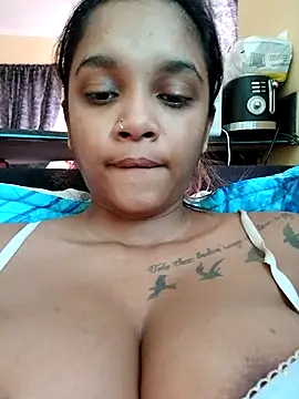 Indianqueen03 online show from 10-05-25, 11:23