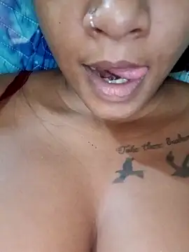 Indianqueen03 online show from 04-26-26, 07:11