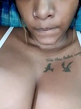 Snapshot of Indianqueen03 chatting on 02-10-26, 04:06 Indianqueen03 online show from 02-10-26, 04:06