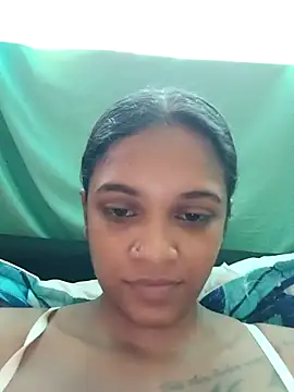 Indianqueen03 online show from 10-15-25, 09:17