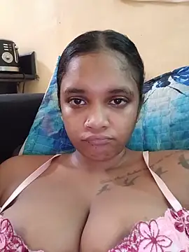 Snapshot of Indianqueen03 chatting on 06-15-26, 02:17 Indianqueen03 online show from 06-15-26, 02:17