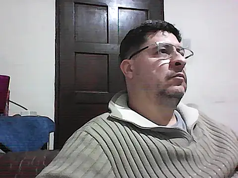 karatecobrakay2012 online show from 07-06-26, 11:06
