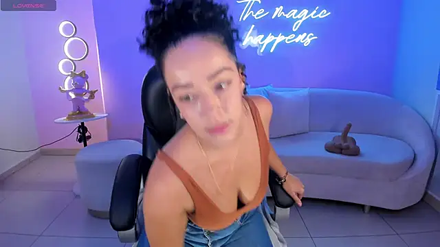 AlessaRomero online show from 10-20-25, 07:14