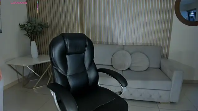 AlessaRomero online show from 02-12-26, 07:46