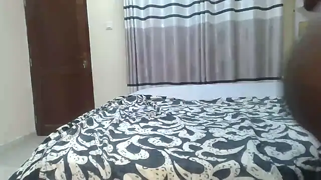 Snapshot of Fine_assie chatting on 06-15-26, 12:12 Fine assie online show from 06-15-26, 12:12