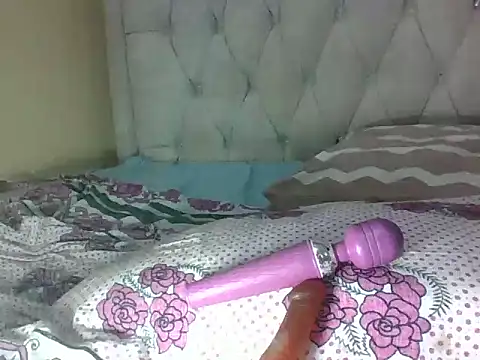 Snapshot of sweet_iddah chatting on 07-17-26, 03:37 sweet iddah online show from 07-17-26, 03:37