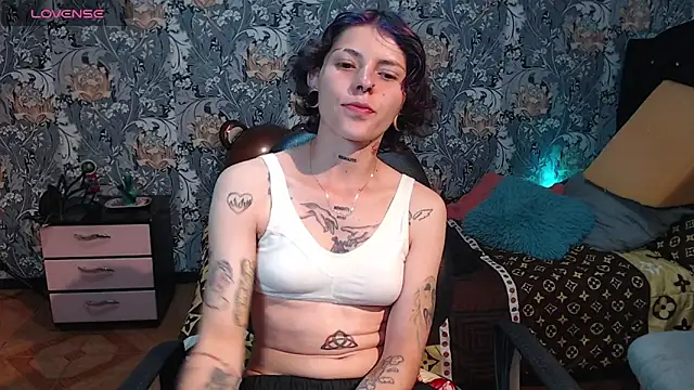 pretty cristal69 online show from 04-14-26, 01:54