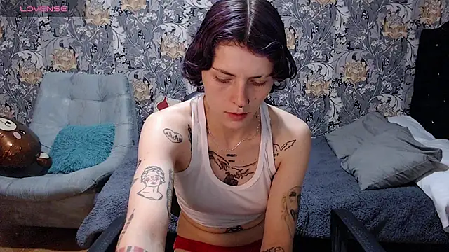 Snapshot of pretty_cristal69 chatting on 06-27-26, 12:27 pretty cristal69 online show from 06-27-26, 12:27