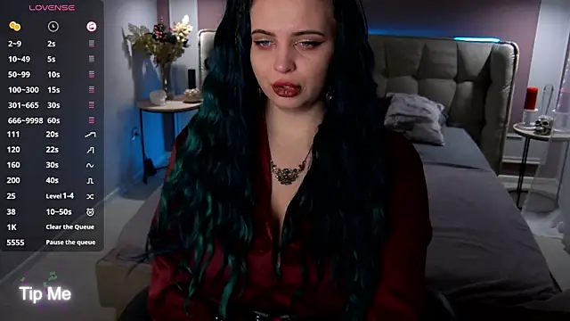 Miss Maya Mils online show from 10-12-25, 01:40