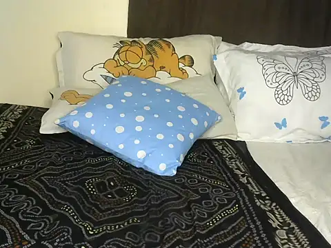 Snapshot of Bella_cute01 chatting on 02-21-25, 06:48 Bella cute01 online show from 02-21-25, 06:48