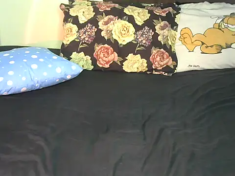 Bella cute01 online show from 04-24-26, 09:22