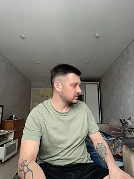 Snapshot of MaeltraJoy chatting on 03-22-26, 01:23 MaeltraJoy online show from 03-22-26, 01:23