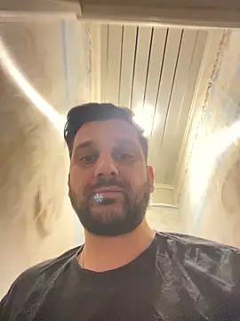 Snapshot of MaeltraJoy chatting on 10-06-25, 10:49 MaeltraJoy online show from 10-06-25, 10:49