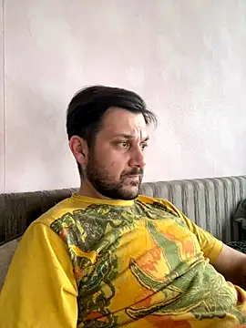 Snapshot of MaeltraJoy chatting on 10-24-25, 10:03 MaeltraJoy online show from 10-24-25, 10:03