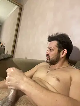 Snapshot of MaeltraJoy chatting on 12-14-24, 02:44 MaeltraJoy online show from 12-14-24, 02:44