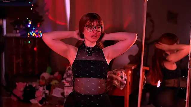 SweetyKitty18 online show from 04-10-26, 02:57