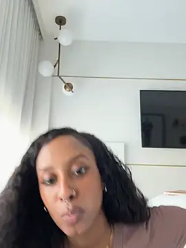 Your Paris online show from 02-23-26, 10:10