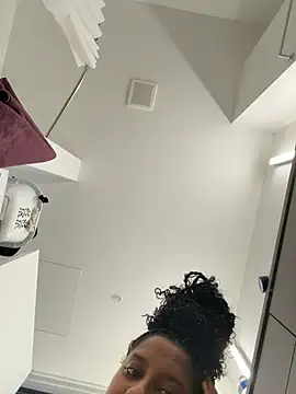 Your Paris online show from 04-10-26, 11:34