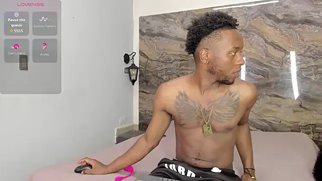 Snapshot of kaleb_violeta_1 chatting on 11-15-25, 03:54 kaleb violeta 1 online show from 11-15-25, 03:54