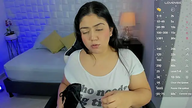 Snapshot of iris_torrez_ chatting on 06-17-26, 12:15 iris torrez online show from 06-17-26, 12:15