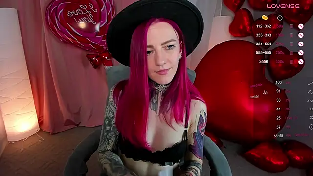 Snapshot of Roxy_____ chatting on 02-14-25, 02:39 Roxy online show from 02-14-25, 02:39