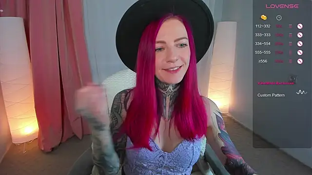 Snapshot of Roxy_____ chatting on 03-21-25, 08:29 Roxy online show from 03-21-25, 08:29